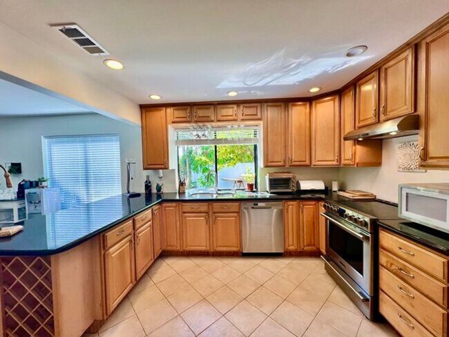 Photo - 5570 SW 9th Ct