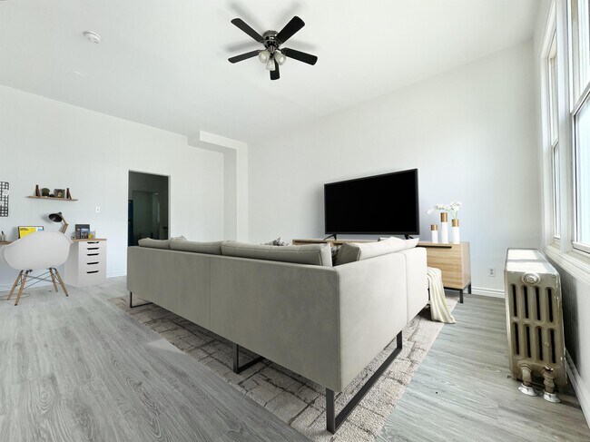 Photo - 276-276 Lincoln St Unit Main