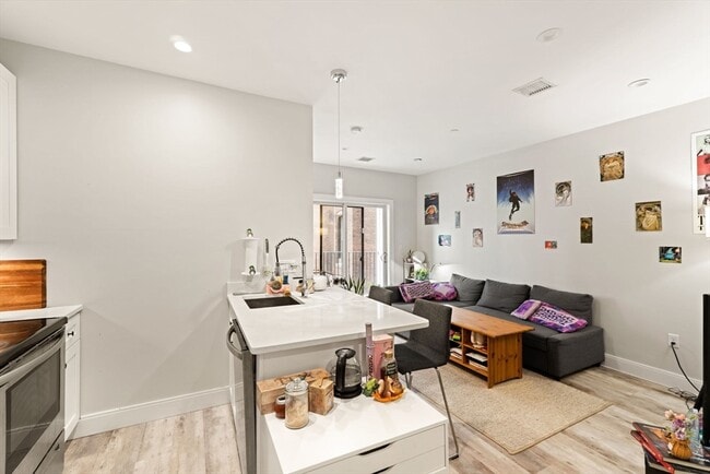 Photo - 1457 Tremont St Unidad 210