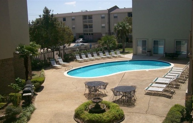 Metairie Lake Apartments - Metairie Lake Apartments