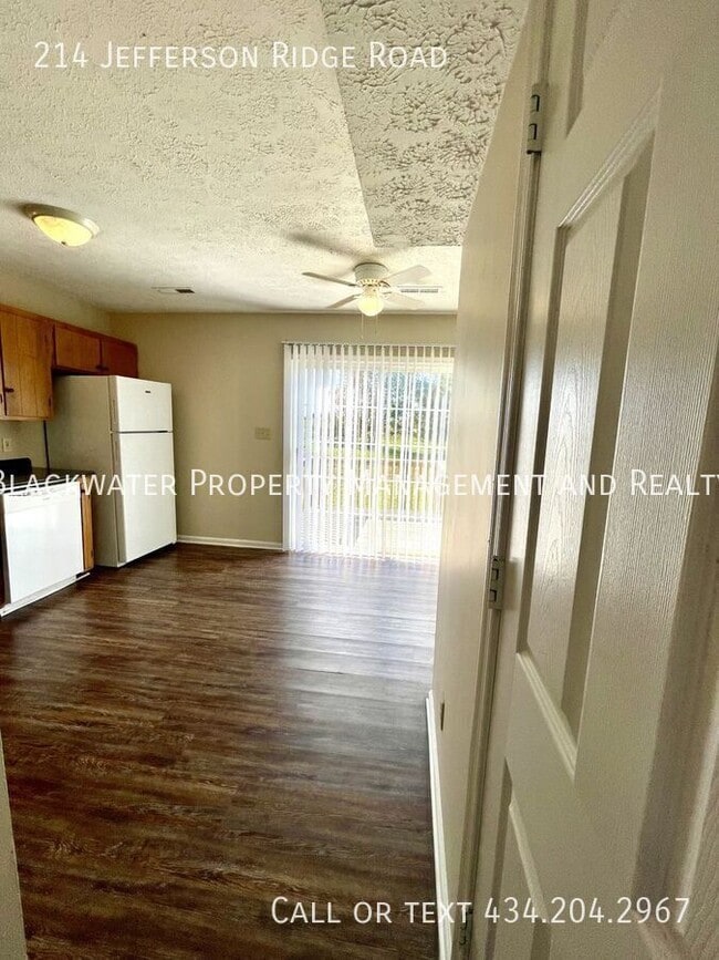 Photo - 214 Jefferson Ridge Rd