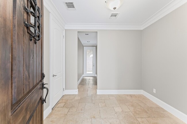 Photo - 1306 Hawthorne St