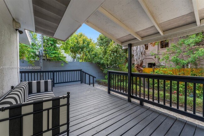 Photo - 177 NE 44th St