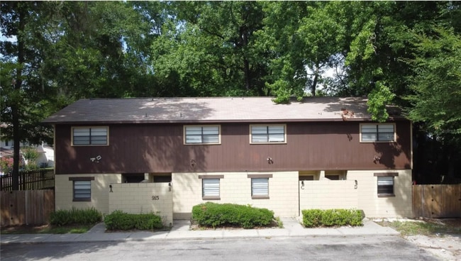 Building Photo - 915 SW 61st St