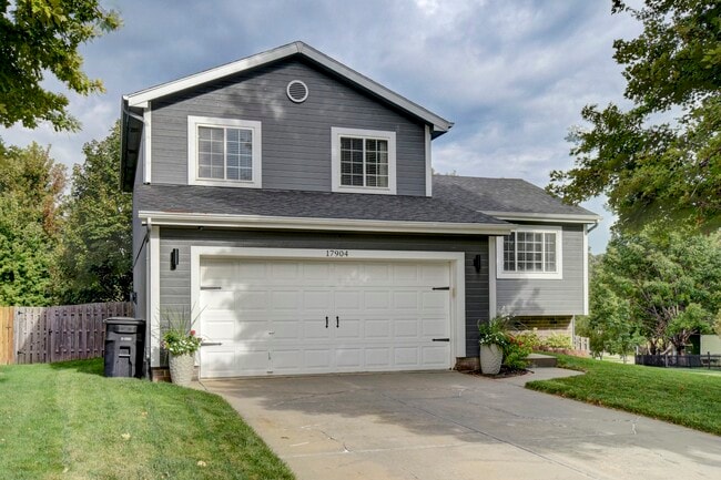 Photo - 17904 Karen Cir