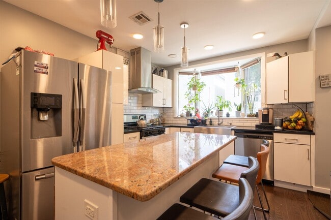 Photo - 530 40th St Unit 1