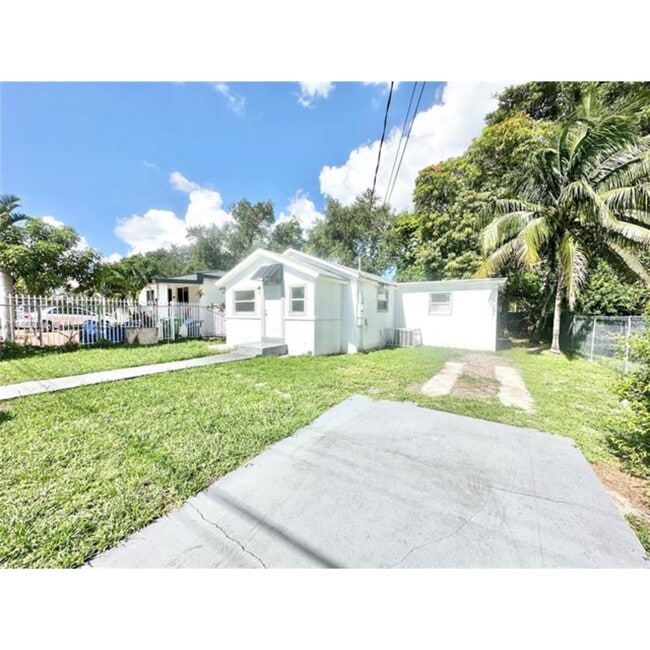 Building Photo - 7156 NW 15th Ct Rental