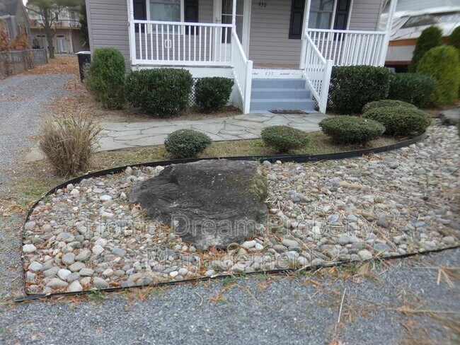 Photo - 930 Bryant Ave