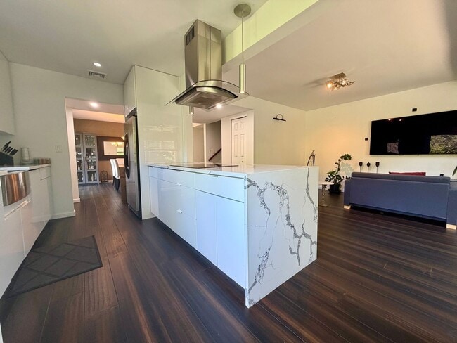 Building Photo - Stunning 2-Bedroom in Newtown Square! Available NOW!