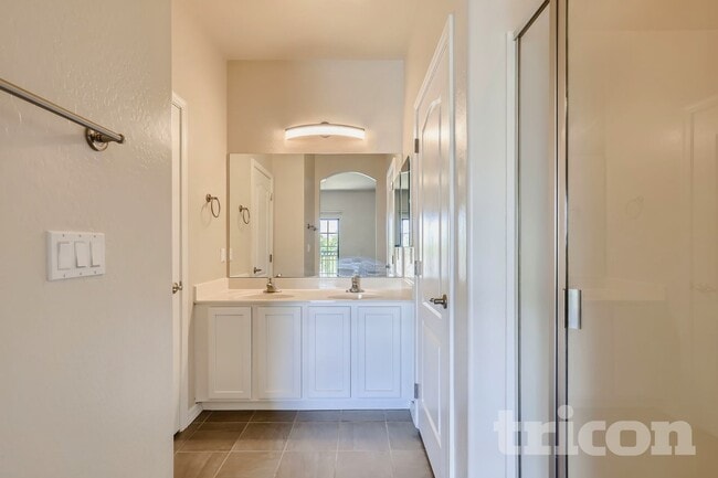 Photo - 3446 E Avalon Dr