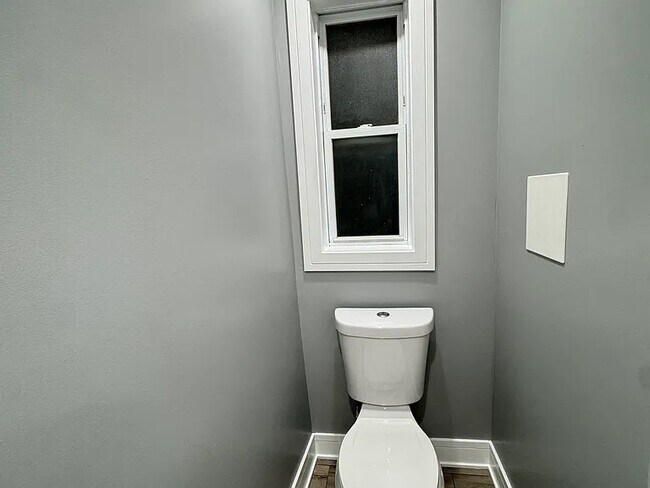 Photo - 2233 N Southport Ave Unit 2R