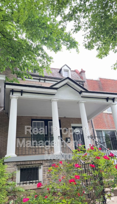 Building Photo - 1834 Irving St NW Rental