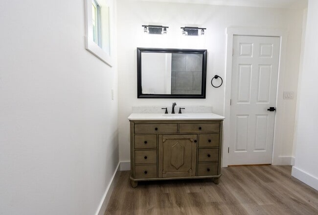 Photo - 3822 Bakers Ferry Rd SW