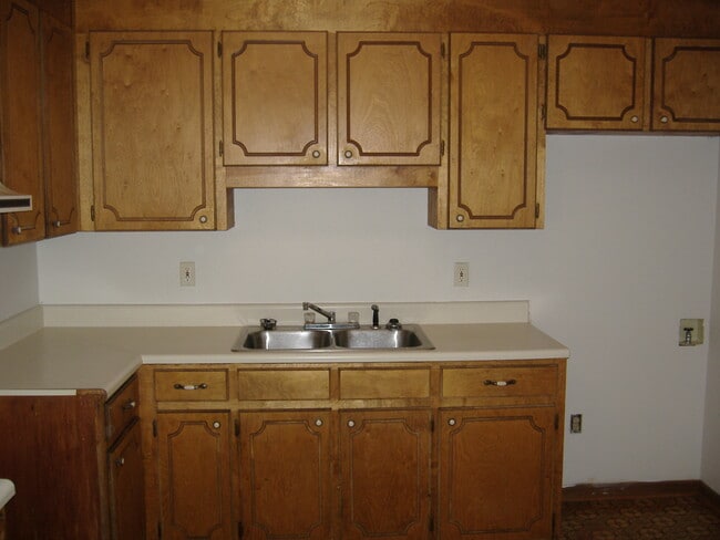 Photo - 619 Johns Creek Rd