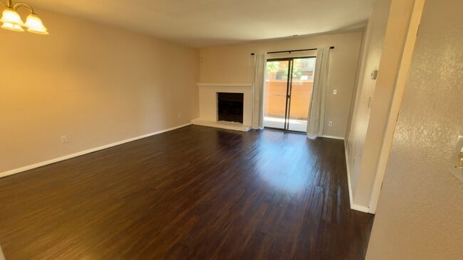 Photo - 2225 S Buckley Rd Unidad 101