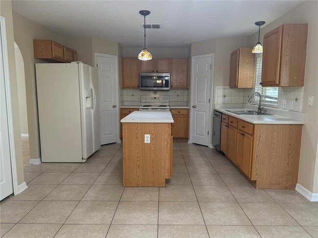 Photo - 2134 Aitkin Loop