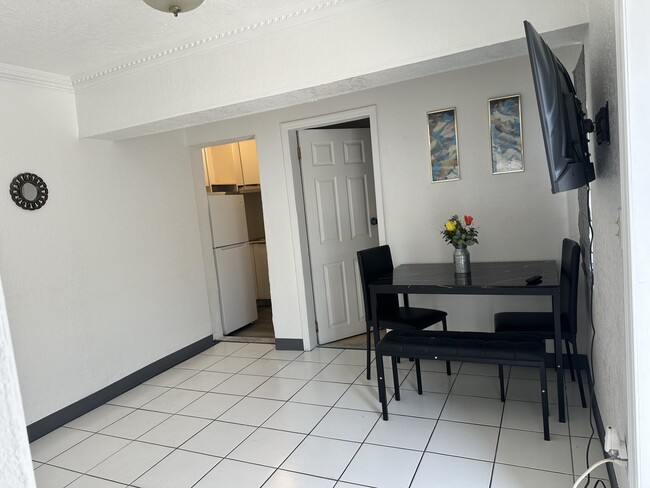 Photo - 200 SW 51st Pl Unit Efficiency