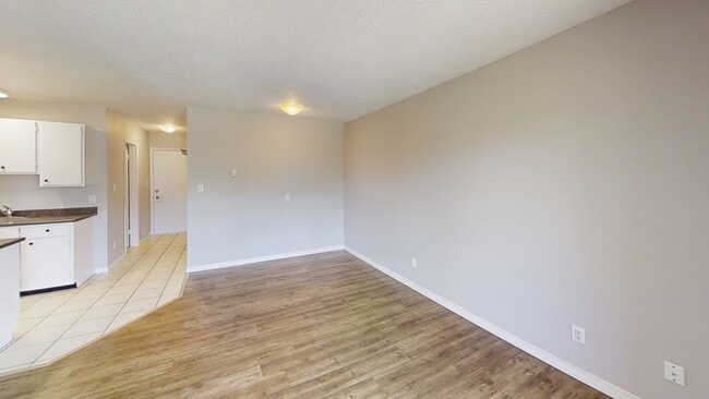 Photo - 10028-10105 105 Ave Unit 2