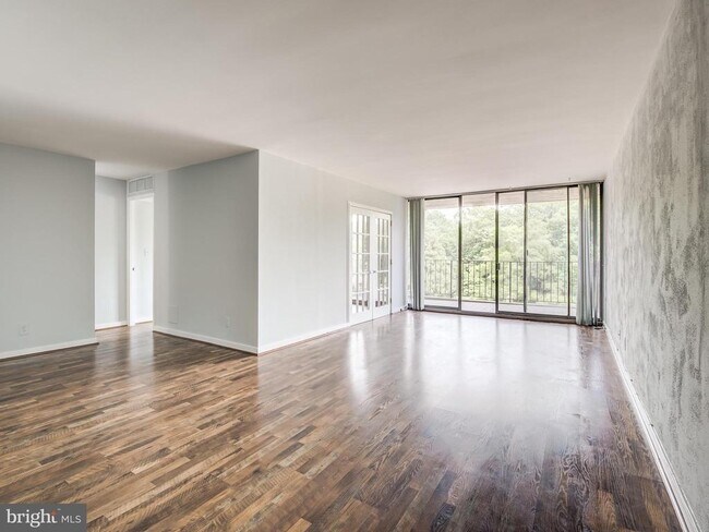 Photo - 11400 Washington Plaza W Unit 601