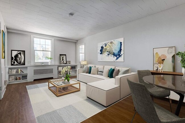 Chateau Apartments - Chateau Apartments