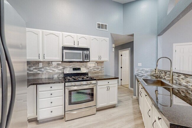 Photo - NW Home 3 Bedroom 2 Bath 2/CG 1266/SF