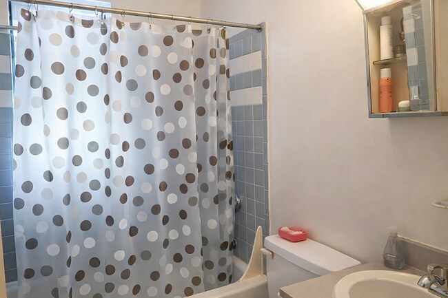 Photo - 845 Beacon St