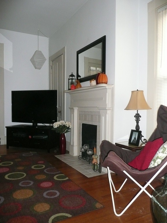 2nd Floor Living room - 1275 Grace Ave Unit 2nd Floor