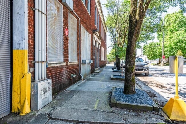 Photo - 210 Walker St SW Unit 1