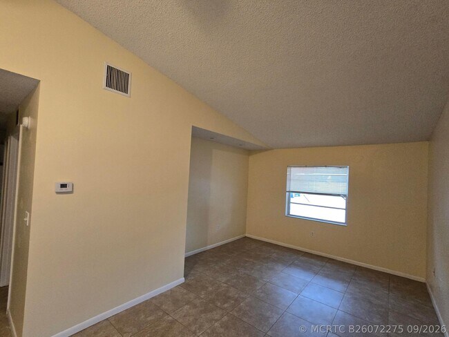 Photo - 2013 Oleander Blvd