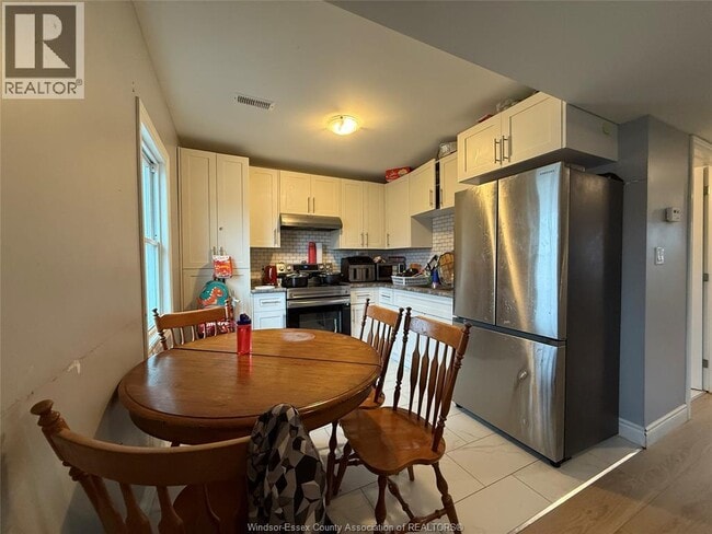 Photo - 485 Aylmer Ave