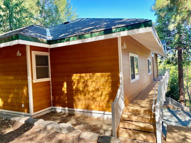 13055 Summit Ridge Dr