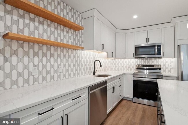 Building Photo - 35 Chestnut Rd Unit 204