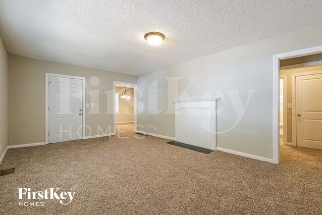 Photo - 390 Hillside Dr SW