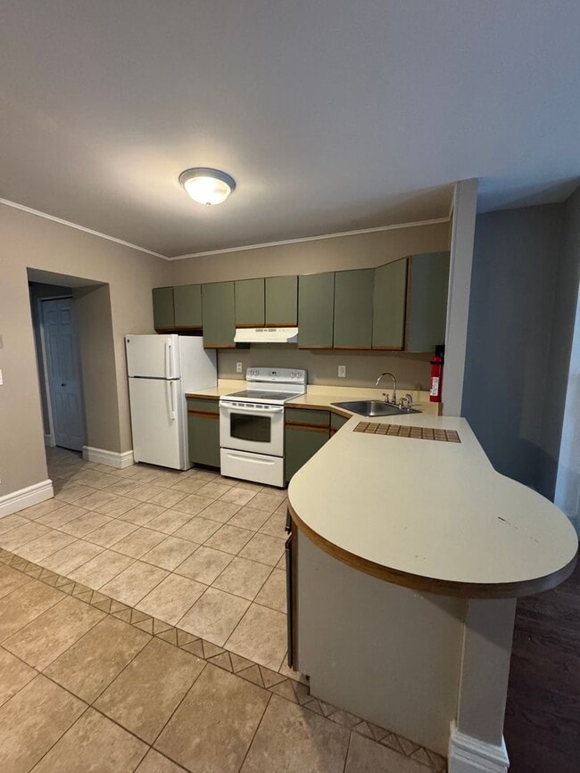 308 Hudson Ave Unit 1