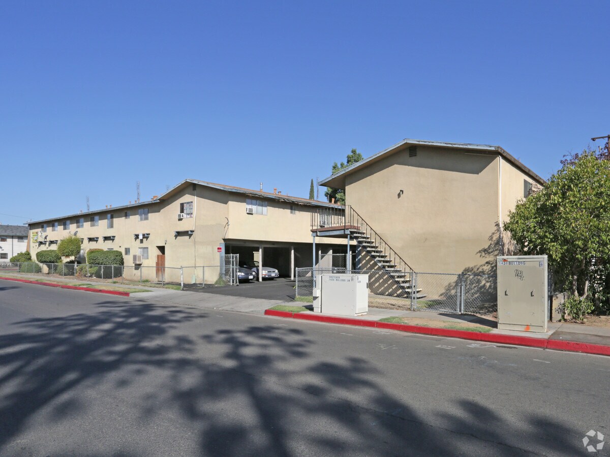 College Manor - College Manor