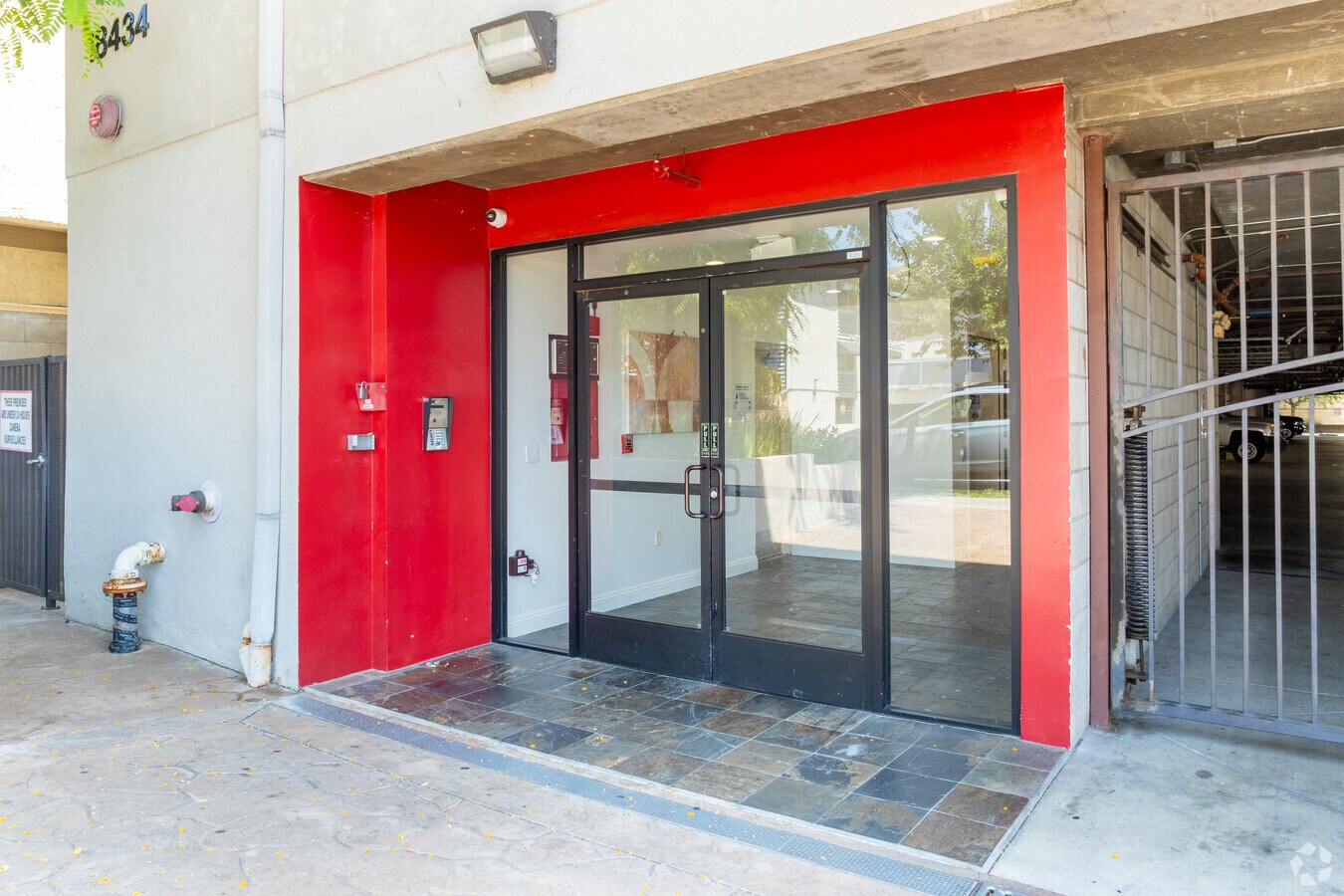 Photo - Eagle Glen Apartments