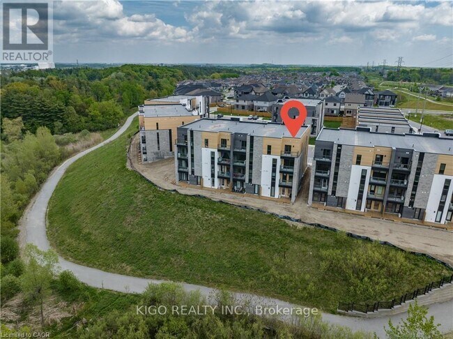 Photo - 261 Woodbine Ave