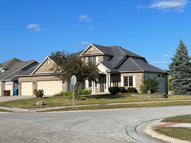 Building Photo - 3127 Shallowbrook Dr
