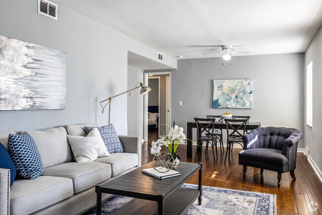 2BR, 1BA - 754SF