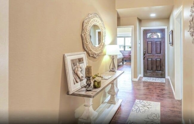 Photo - 209 Piccadilly Cir