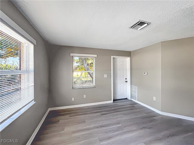 Photo - 13037 First St