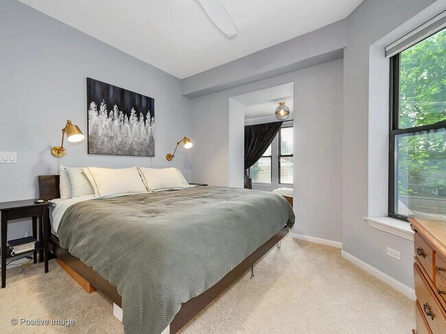 Photo - 1457 W Cuyler Ave Unit 2W