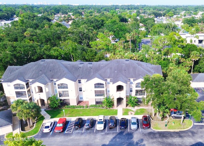 940 Village Trail Unit 8-307