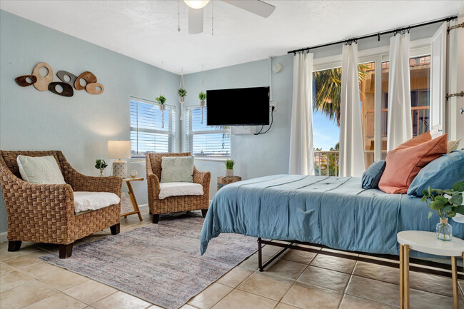 Building Photo - 483 E Shore Dr Rental
