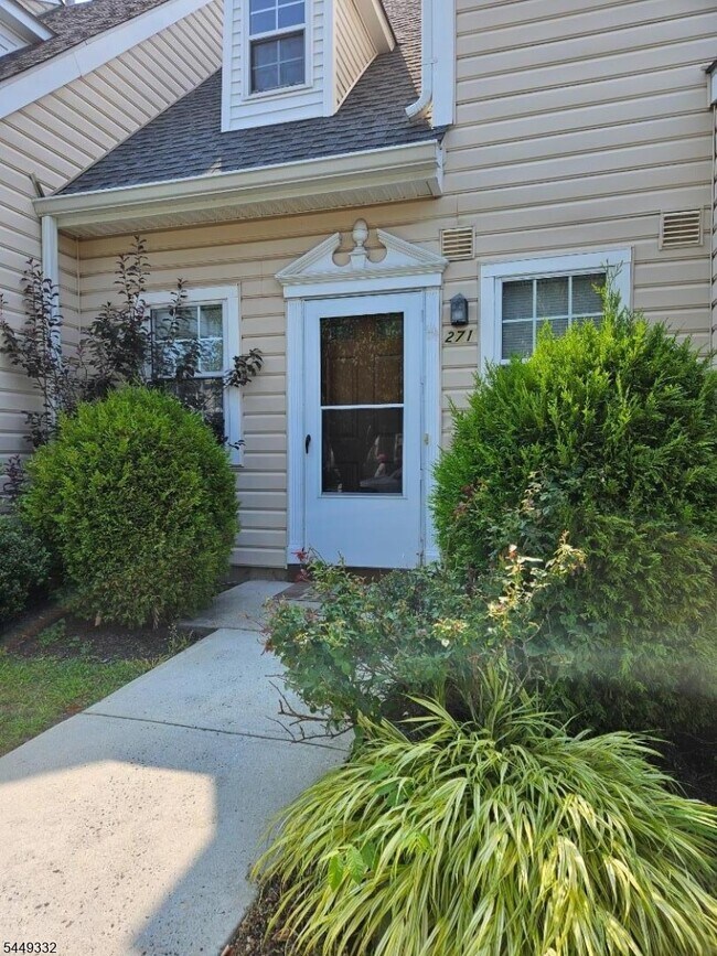 Photo - 271 Abbey Dr