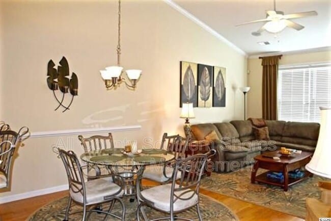 Photo - 264 Viareggio Road