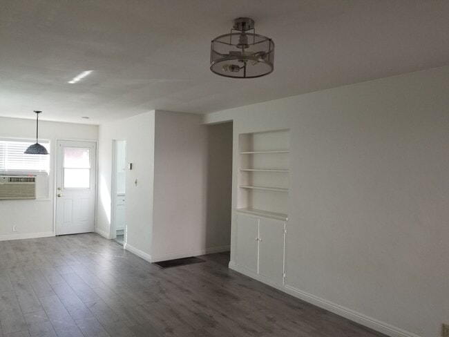 Building Photo - 330 Pasadena Ave Unit A