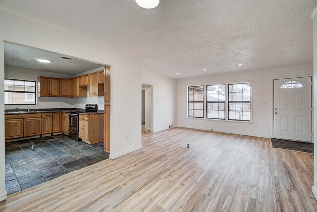 Photo - 1220 NE 47th St
