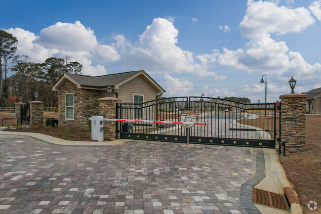 Building Photo - Chandler Reserve Club Rental