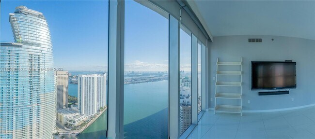 Photo - 465 Brickell Ave